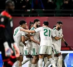 同花连张的正确打开方式：什么时候该打，什么时候该弃？（同花连张玩法指南：何时进攻，何时弃牌）