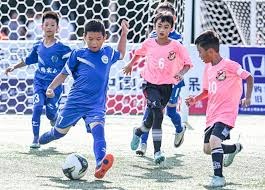 波士顿红袜队在 2013 年夺冠后，球员集体留起的胡须成为全城模仿的对象